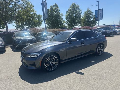 Used 2021 BMW 330i Sedan w/ Premium Package RWD image 5