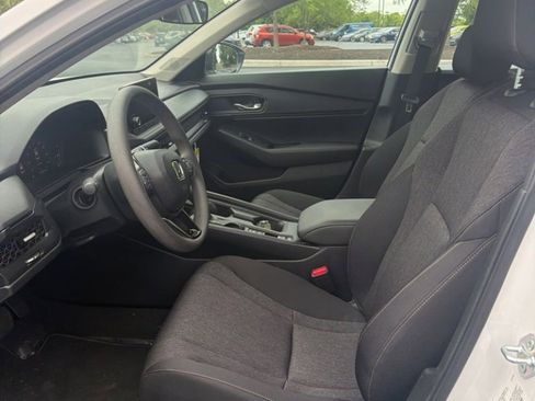 Used 2025 Honda Accord SE image 12