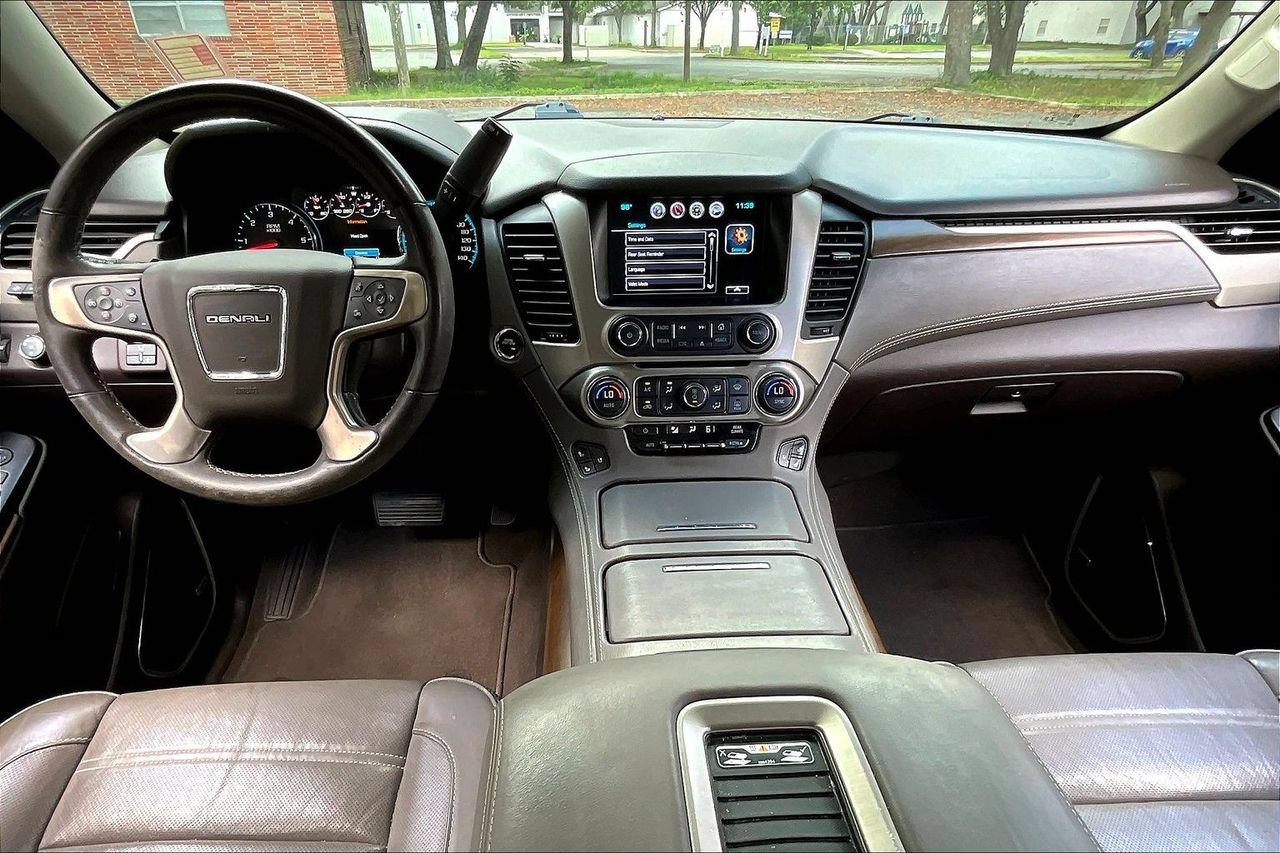 Used 2020 GMC Yukon Denali RWD image 7
