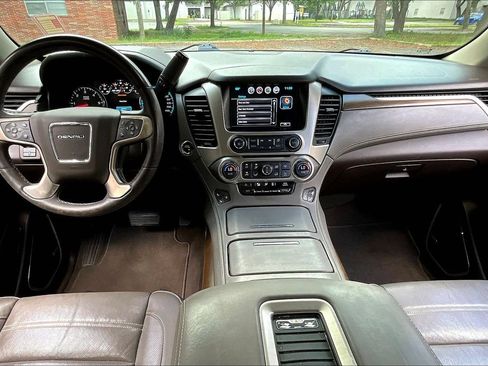 Used 2020 GMC Yukon Denali RWD image 7