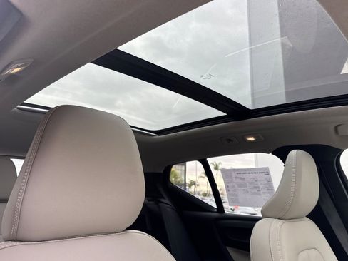 Used 2025 Volvo XC40 B5 Plus w/ Protection Package Premier image 18