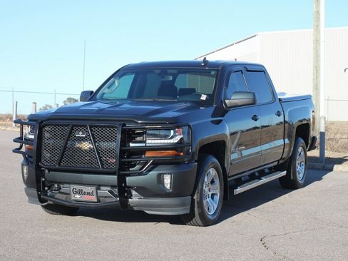 Used 2018 Chevrolet Silverado 1500 LT w/ All Star Edition image 2