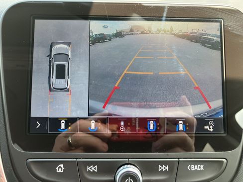 Used 2019 Chevrolet Equinox Premier FWD image 18