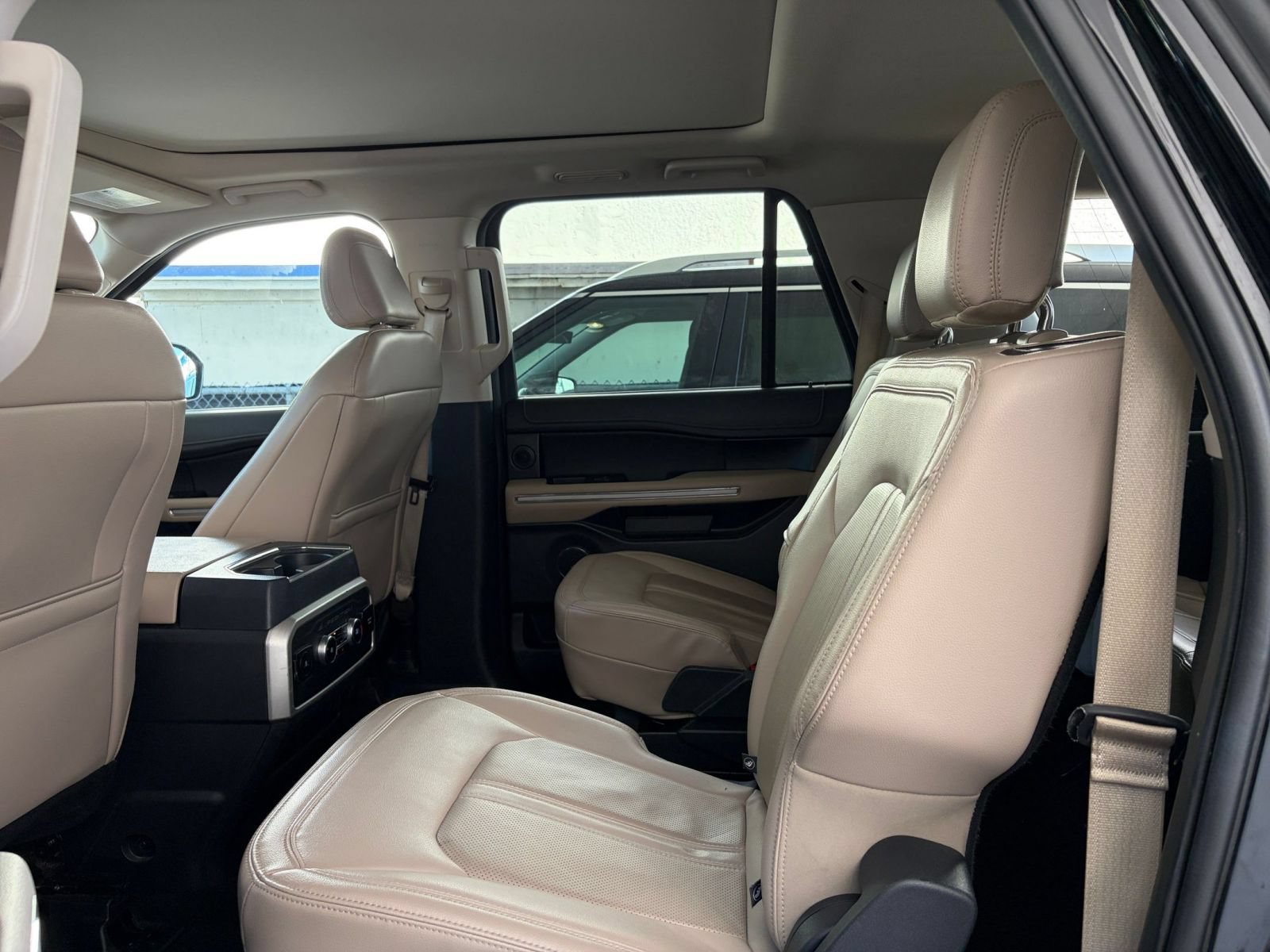 Used 2024 Ford Expedition Max Limited RWD image 27