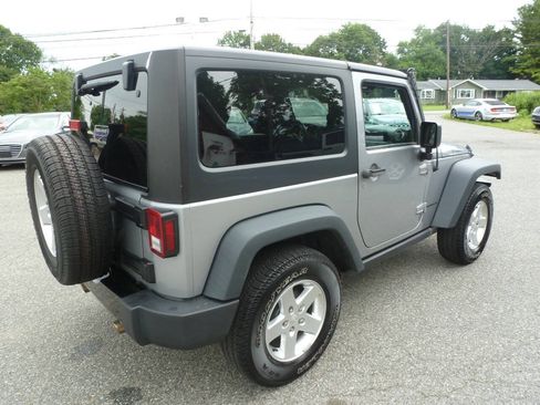 Used 2016 Jeep Wrangler Sport AWD/4WD image 5