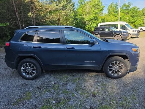 Used 2020 Jeep Cherokee Latitude Plus w/ Cold Weather Group AWD/4WD image 2