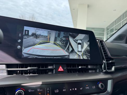 Used 2024 Kia Sportage SX image 18