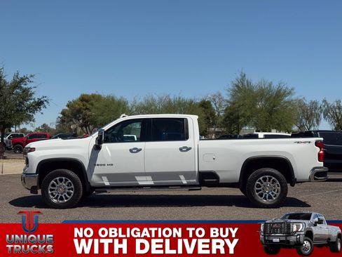 Used 2025 Chevrolet Silverado 3500 LTZ AWD/4WD image 9