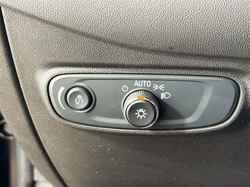 Used 2024 Chevrolet Equinox LS FWD image 12