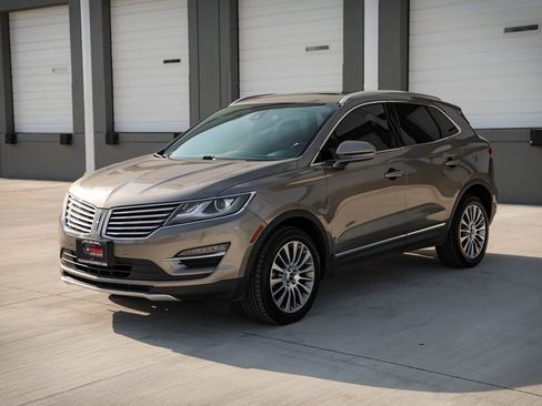 Used 2017 Lincoln MKC Reserve image 4