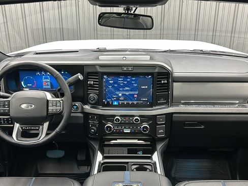 Used 2025 Ford F450 Platinum w/ FX4 Off-Road Package image 38