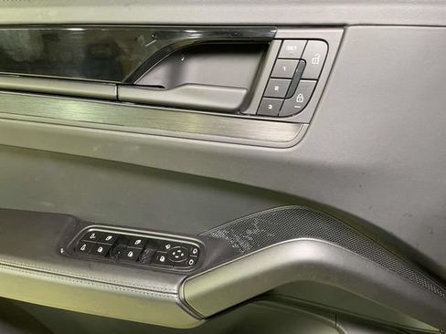 Certified 2025 Porsche Cayenne GTS AWD/4WD image 36