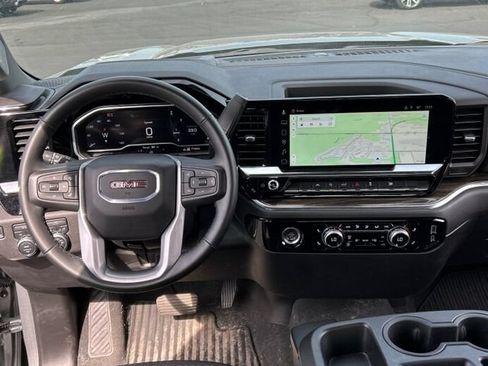 Used 2024 GMC Sierra 1500 Elevation AWD/4WD image 8