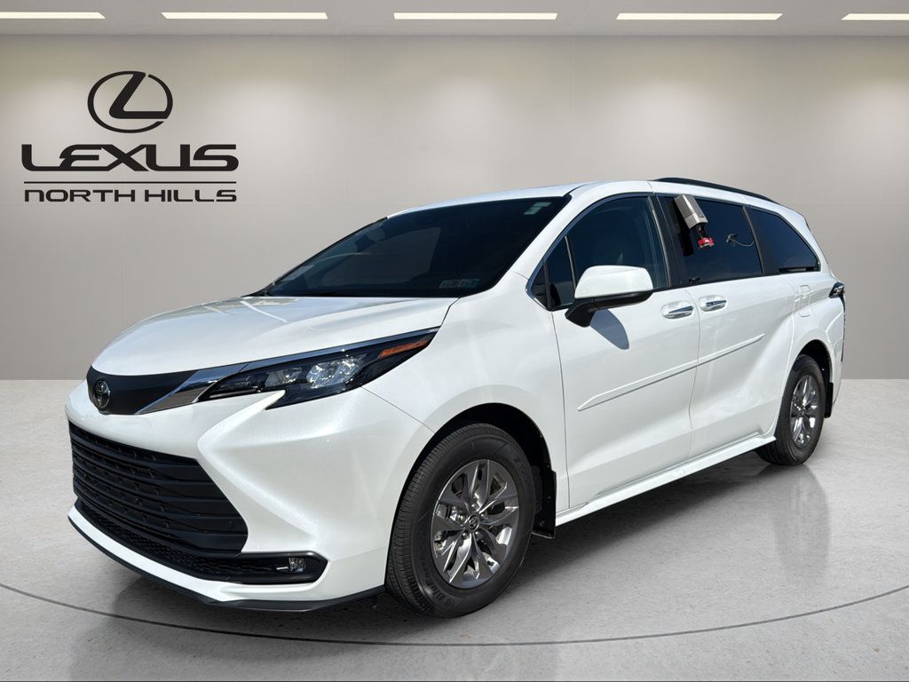 Used 2026 Toyota Sienna XLE FWD 360° Tour