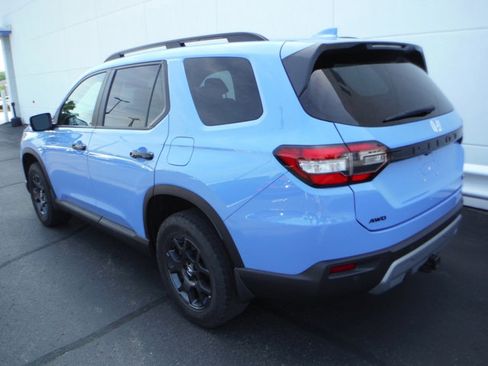 Used 2023 Honda Pilot TrailSport image 12