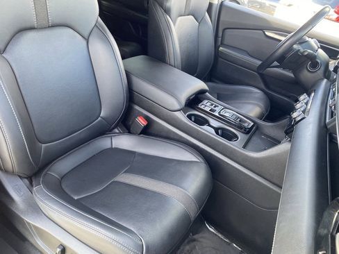 Certified 2024 Honda Pilot Touring image 8