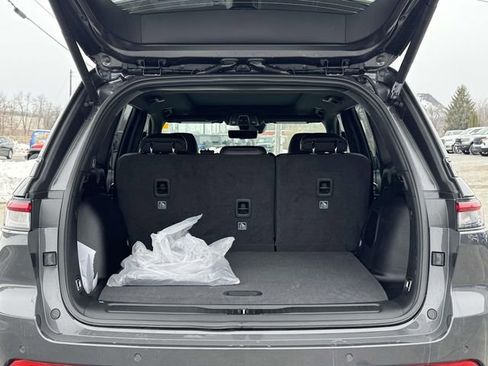 New 2026 Jeep Grand Cherokee Limited AWD/4WD image 18