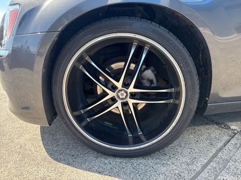 Used 2014 Chrysler 300 RWD image 25