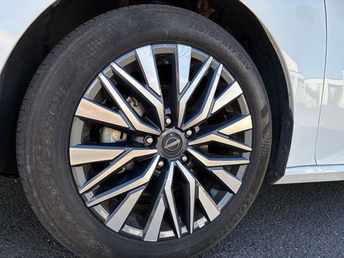 Used 2025 Nissan Altima 2.5 SV image 30