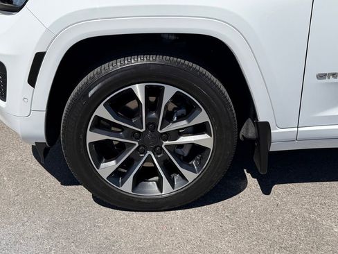 Certified 2023 Jeep Grand Cherokee L Overland w/ MOPAR Finishing Package AWD/4WD image 30