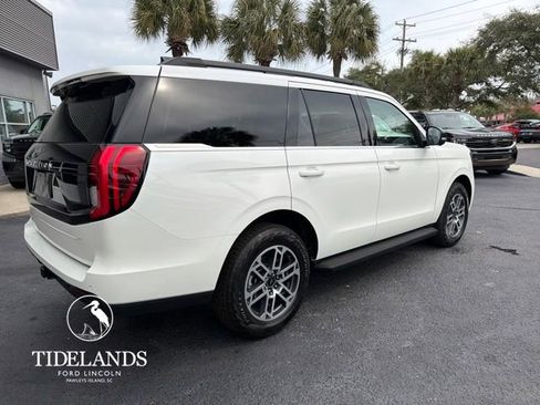 New 2026 Ford Expedition Active image 7