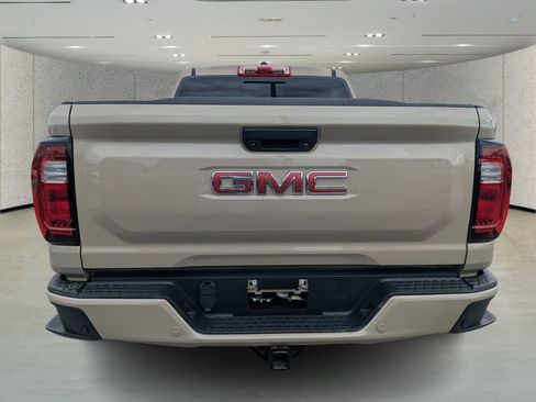 Used 2024 GMC Canyon Elevation w/ Convenience Package image 4