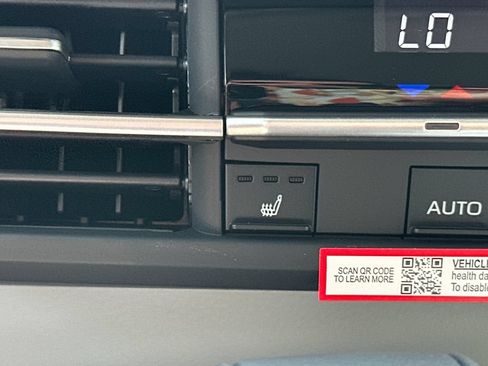 Used 2026 Toyota Sienna XLE AWD/4WD image 31