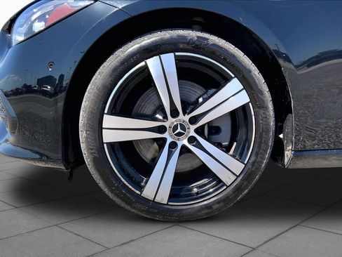 Used 2025 Mercedes-Benz C 300 Sedan image 11