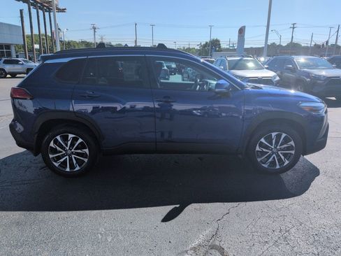 Used 2024 Toyota Corolla Cross XLE AWD/4WD image 6