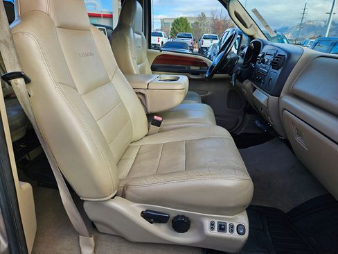 Used 2005 Ford F350 Lariat image 32