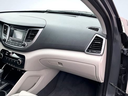 Used 2017 Hyundai Tucson SE image 24