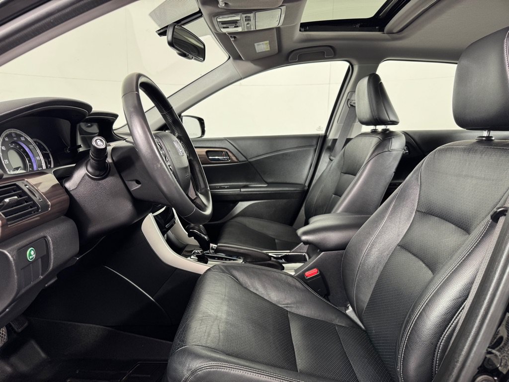 Used 2017 Honda Accord EX-L image 11