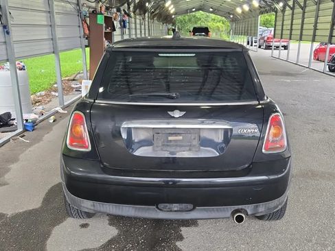 Used 2010 MINI Cooper Hardtop FWD image 3