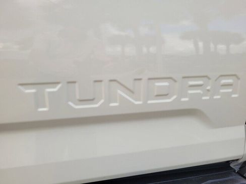 Used 2018 Toyota Tundra SR5 image 28