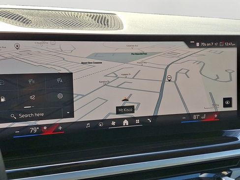 Used 2025 BMW X7 xDrive40i w/ Premium Package image 19