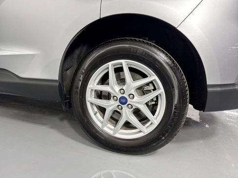 Used 2022 Ford Edge SE w/ Cargo Accessory Package image 5