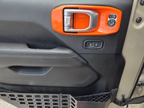 Used 2020 Jeep Gladiator Overland AWD/4WD image 22