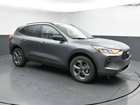 New 2026 Ford Escape ST-Line w/ Tech Pack #1 AWD/4WD image 3