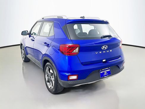 Used 2025 Hyundai Venue Limited FWD image 7