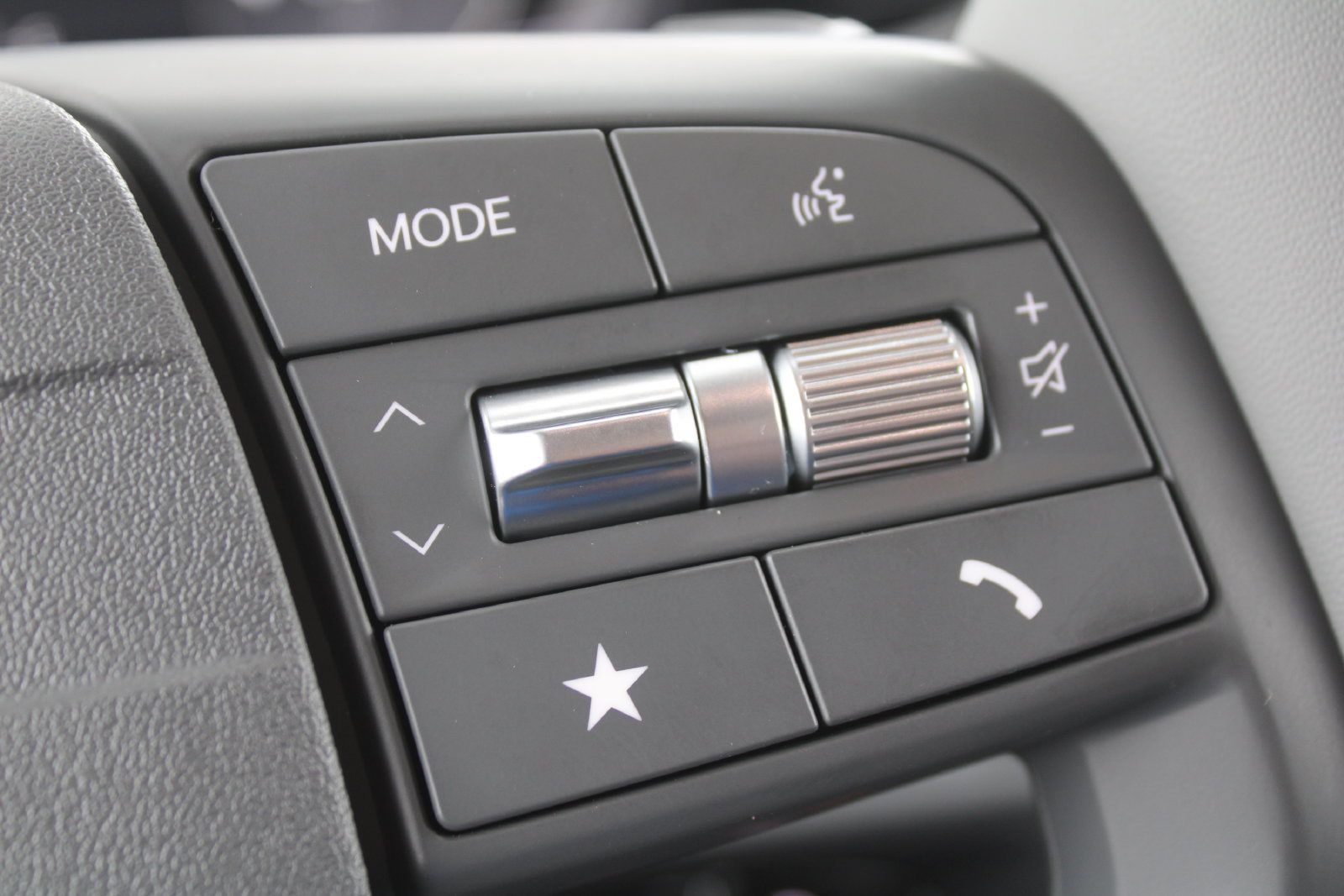 New 2027 Kia EV3 Wind FWD image 31