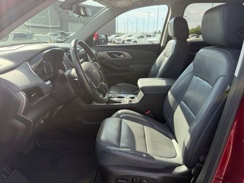 Used 2020 Chevrolet Traverse LT w/ LT Premium Package AWD/4WD image 8