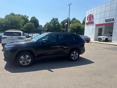 Used 2025 Toyota RAV4 XLE AWD/4WD image 3