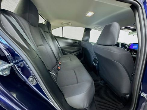 Used 2025 Toyota Corolla LE image 28