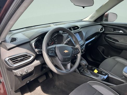 Used 2022 Chevrolet TrailBlazer LT AWD/4WD image 9