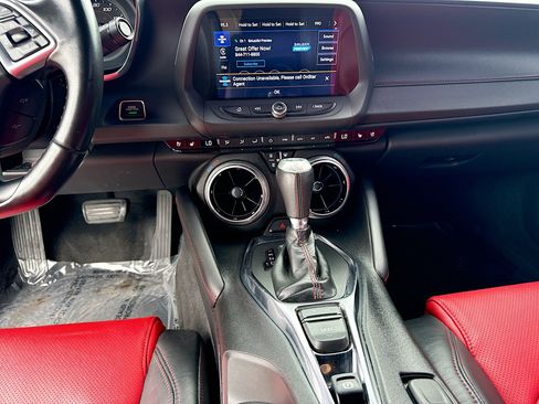 Used 2022 Chevrolet Camaro LT w/ Technology Package image 17