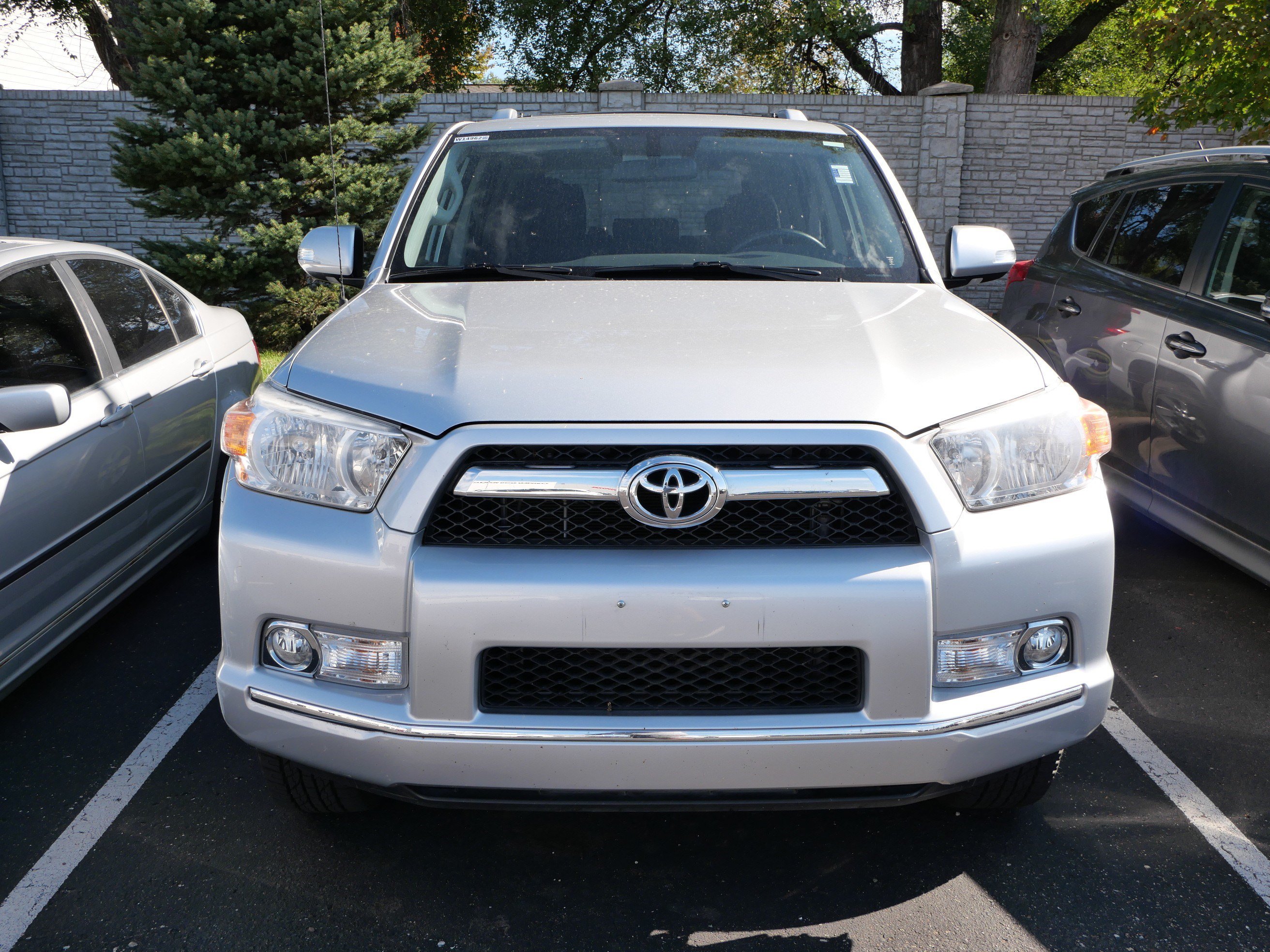Used 2012 Toyota 4Runner SR5 w/ Convenience Pkg AWD/4WD image 2