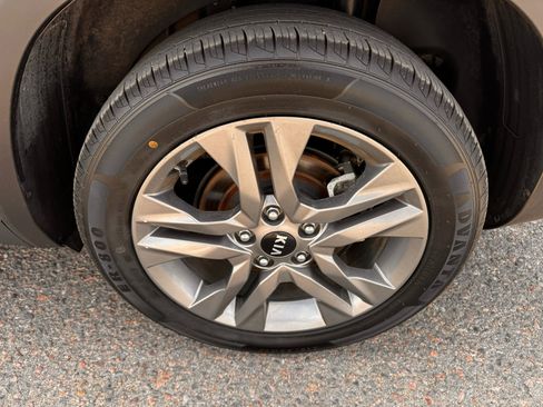 Used 2021 Kia Seltos LX image 9