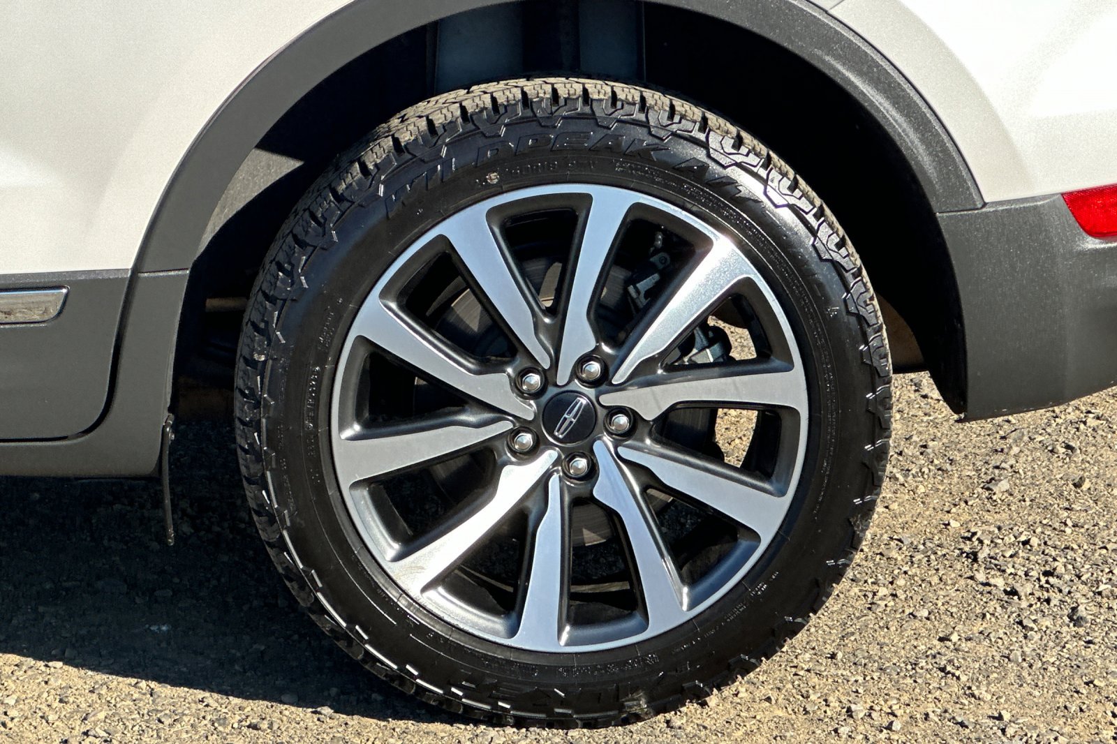 Used 2019 Lincoln MKC Reserve FWD image 27