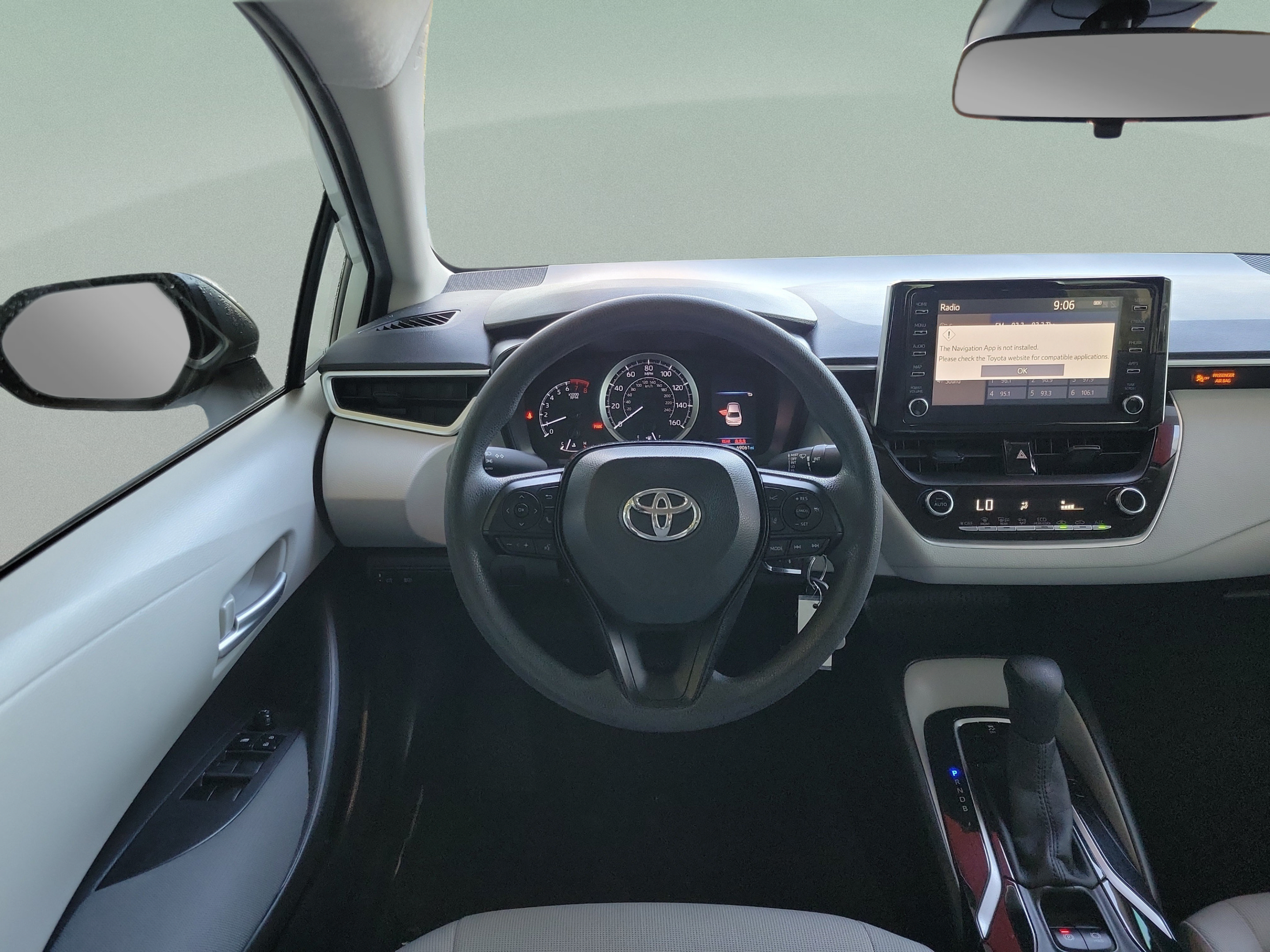 Used 2020 Toyota Corolla LE FWD image 17