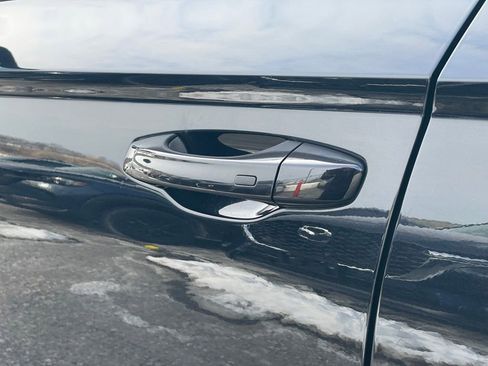 Used 2022 Volkswagen Taos SE image 32